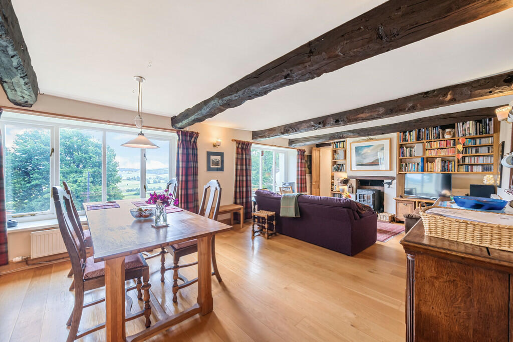 Living / Dining R...