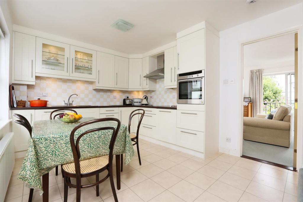 77 Princess Victoria St 15.jpg