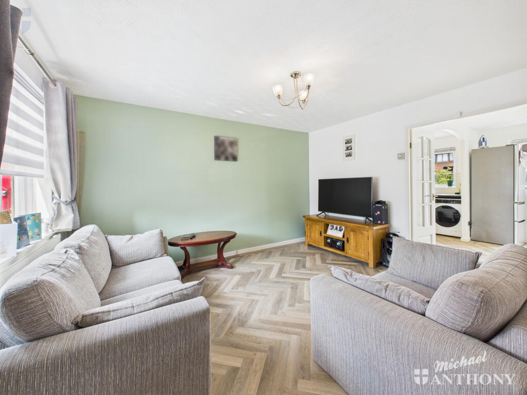 CAM03852G0-PR0327-STILL002