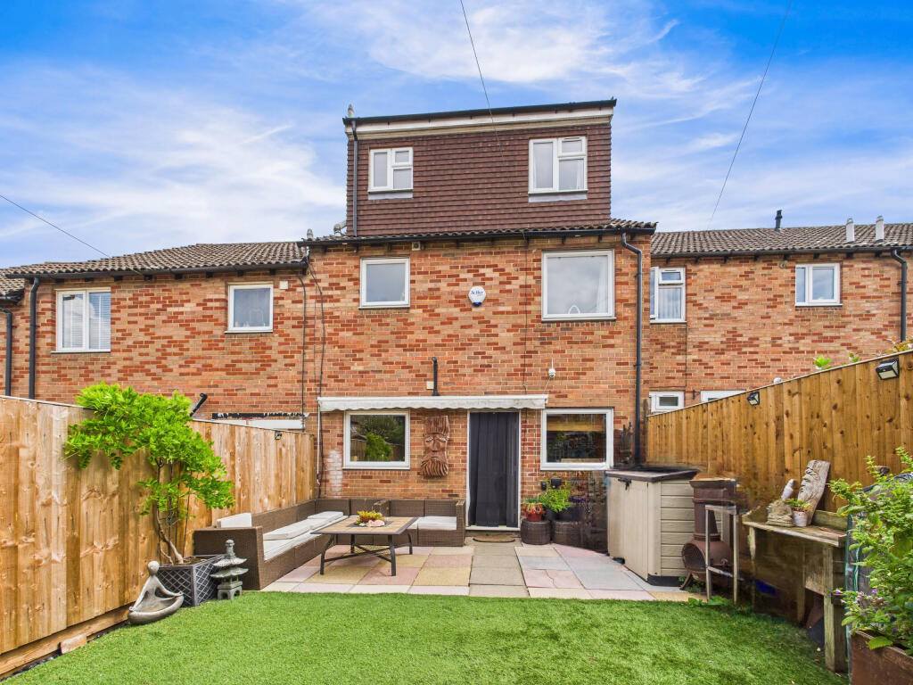 CAM01354G0-PR0563-STILL001