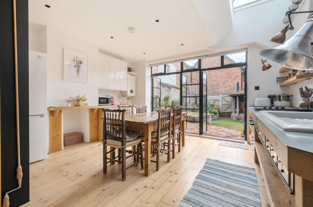 1345689-21-68b1b9...