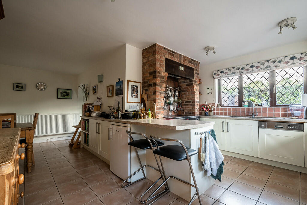 Coombe Cottage - ...