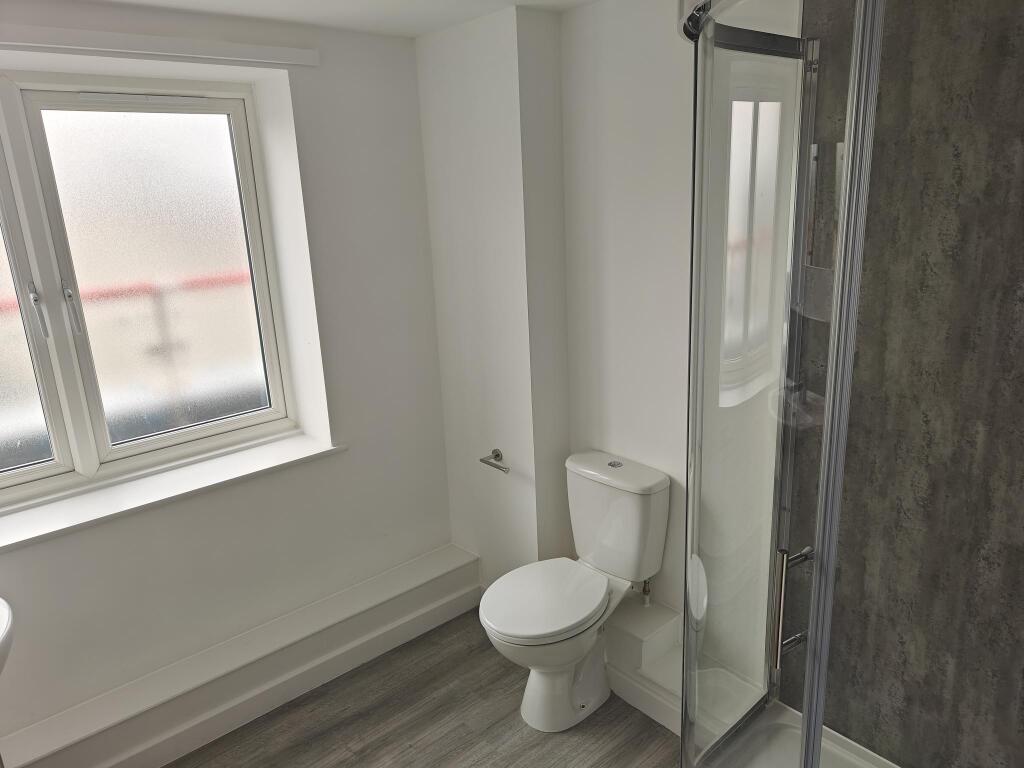 Shower Room Flat 16 