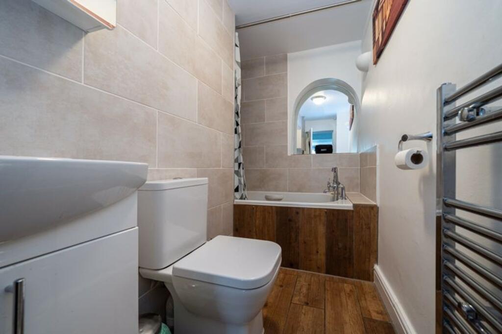 Bathroom &amp; Shower Room