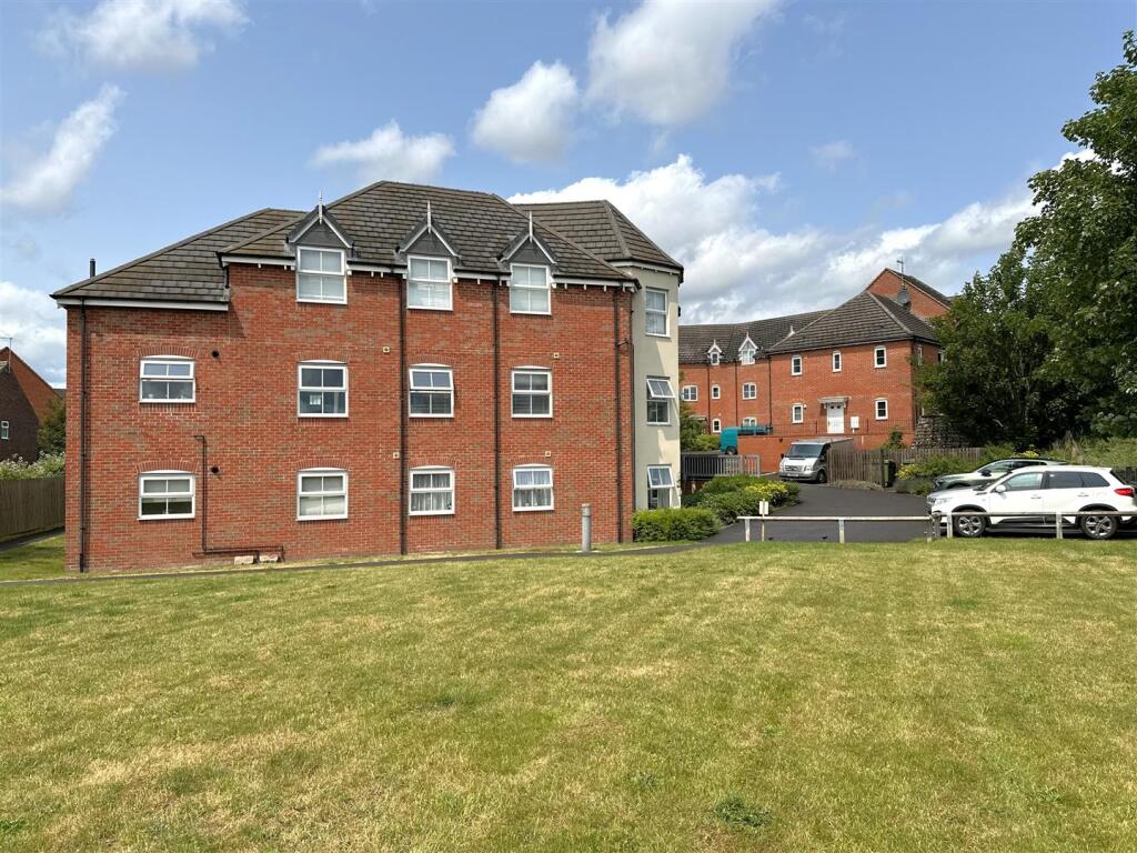 Complex &amp; Communal Grounds 048