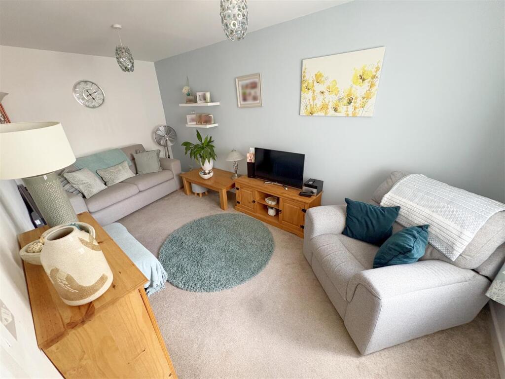 Snug _ second lounge.jpg