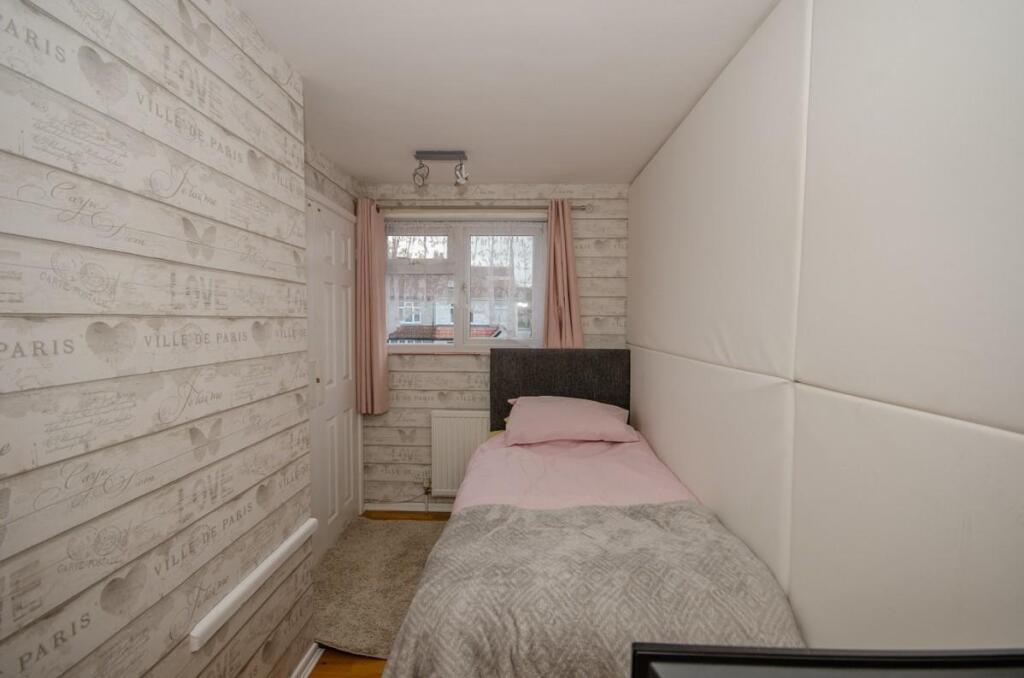 Bedroom 3.jpg