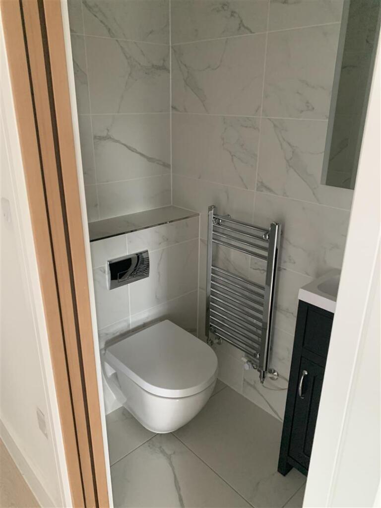 Flat 14 St Marks - Bathroom.jpg