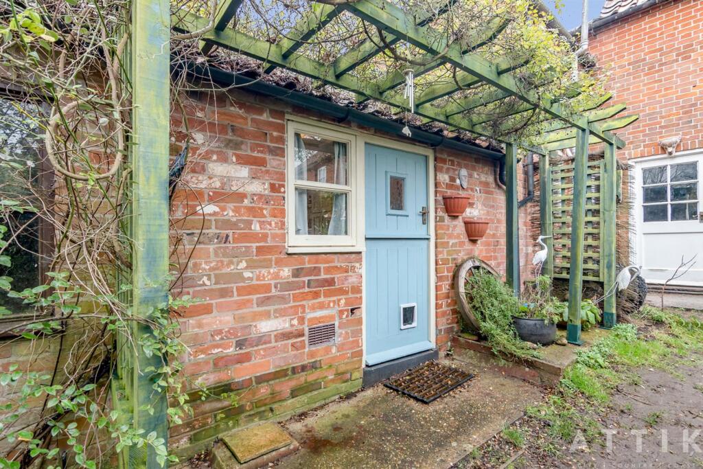 Attik 25 High Street Wangford NR34 8RL (26).jpg