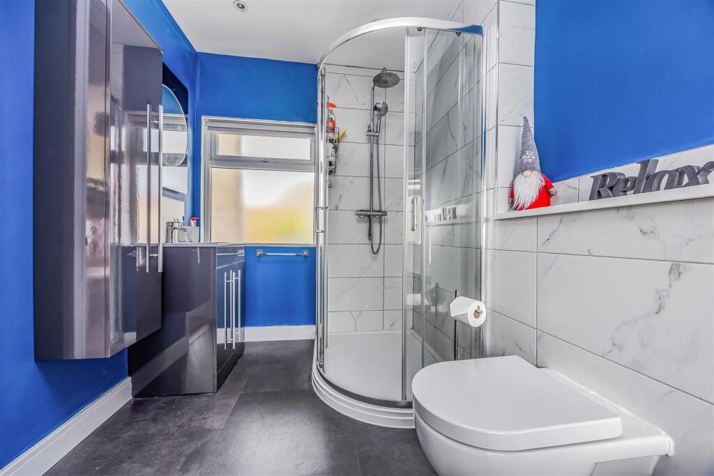 6 Stanford Close, Paulsgrove-Small-PorticoMarketin