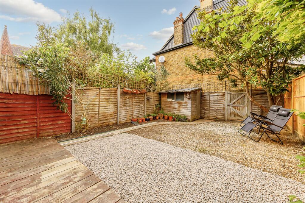 GFF, 4 Grasmere Avenue-6.jpg