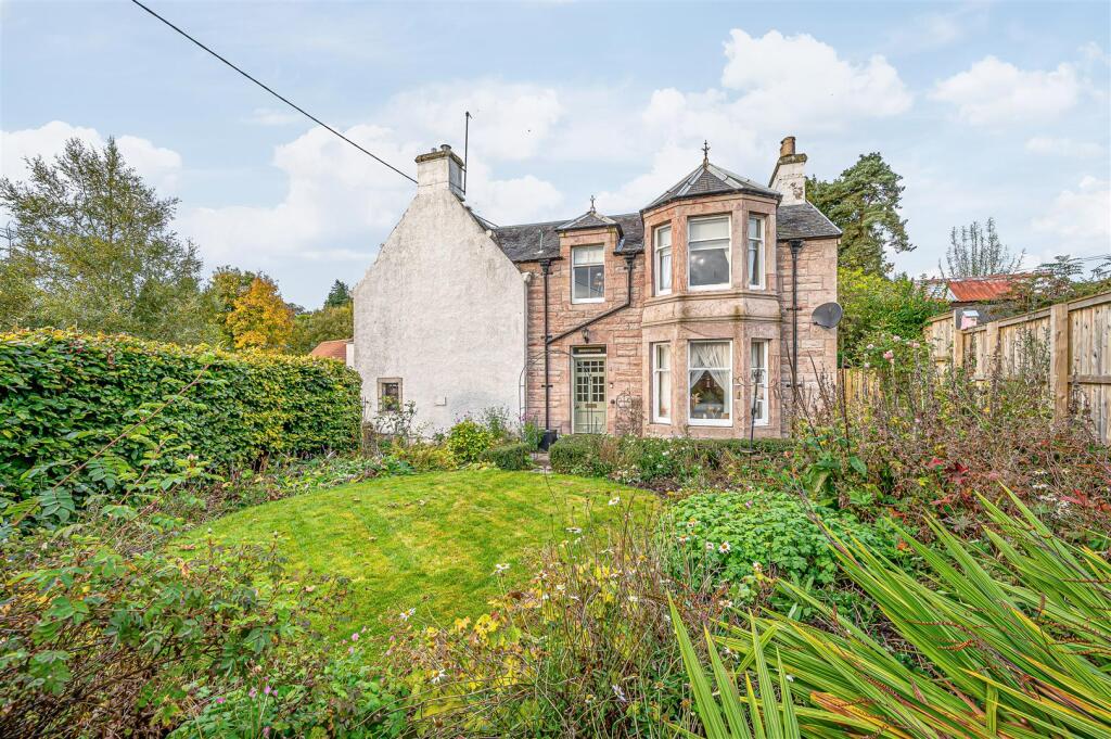 Hayfield Road, Glenfarg