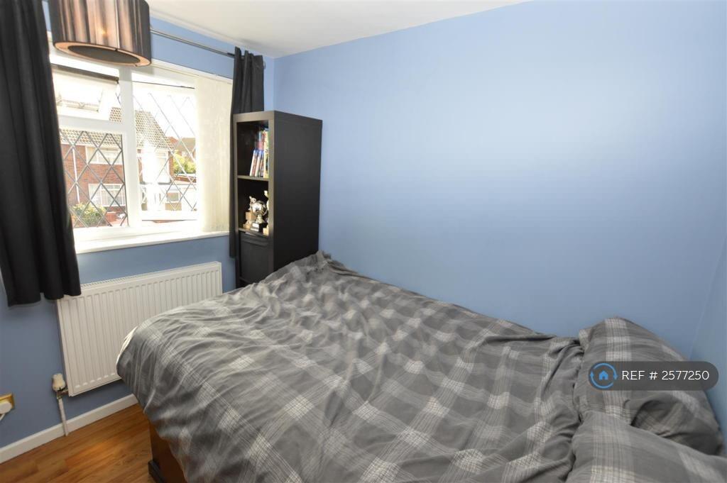 Small Double Bedroom 