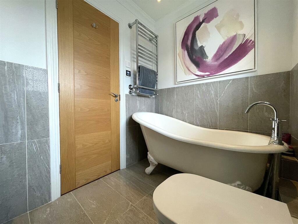 Bathroom (1).jpeg