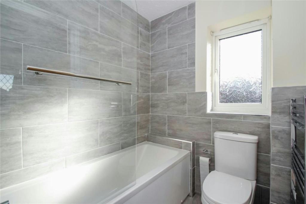 Bedroom 1 En-Suite 2