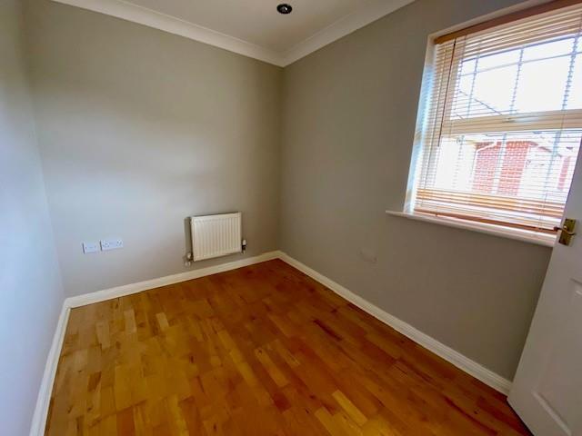 15 Brock Gardens bedroom 3.jpg