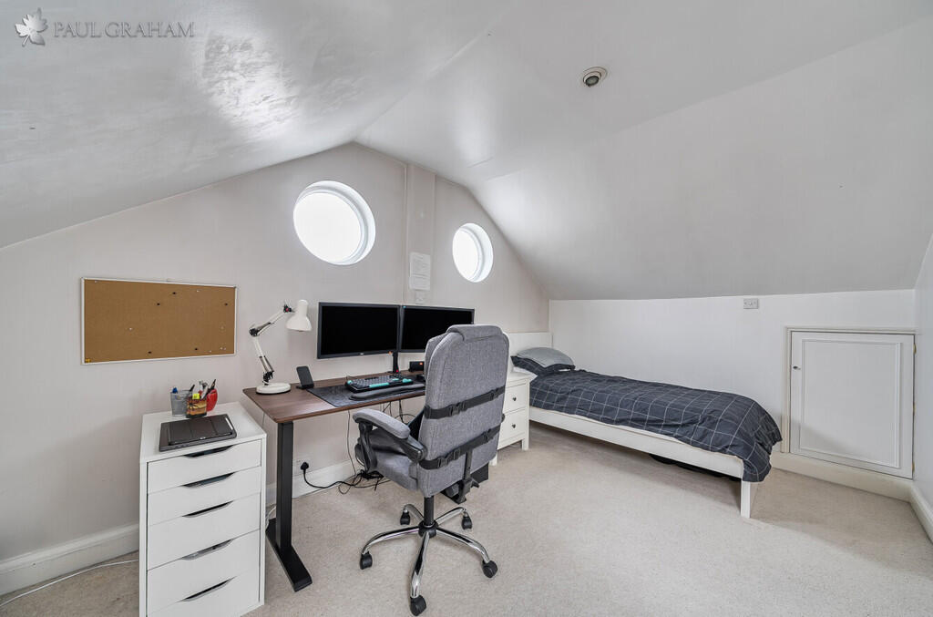 5a555e2e-5896-4ea...