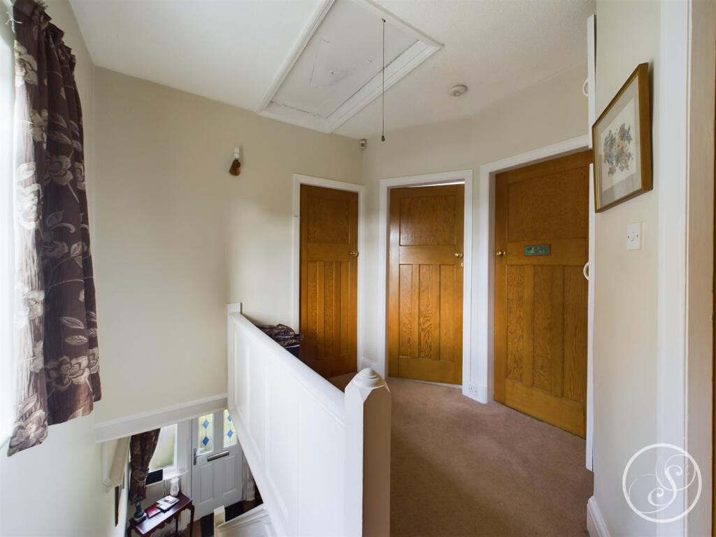 FIRST FLOOR LANDING