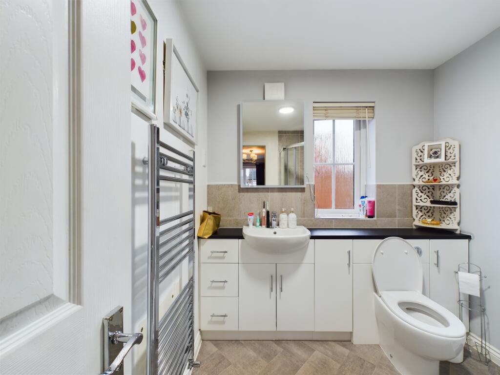 CAM04024G0-PR0018-STILL030