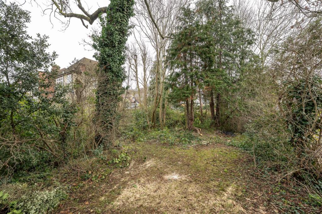 Waterhall Avenue, E4