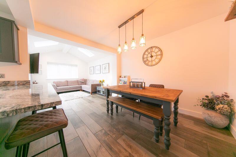 Dining area and rear lounge