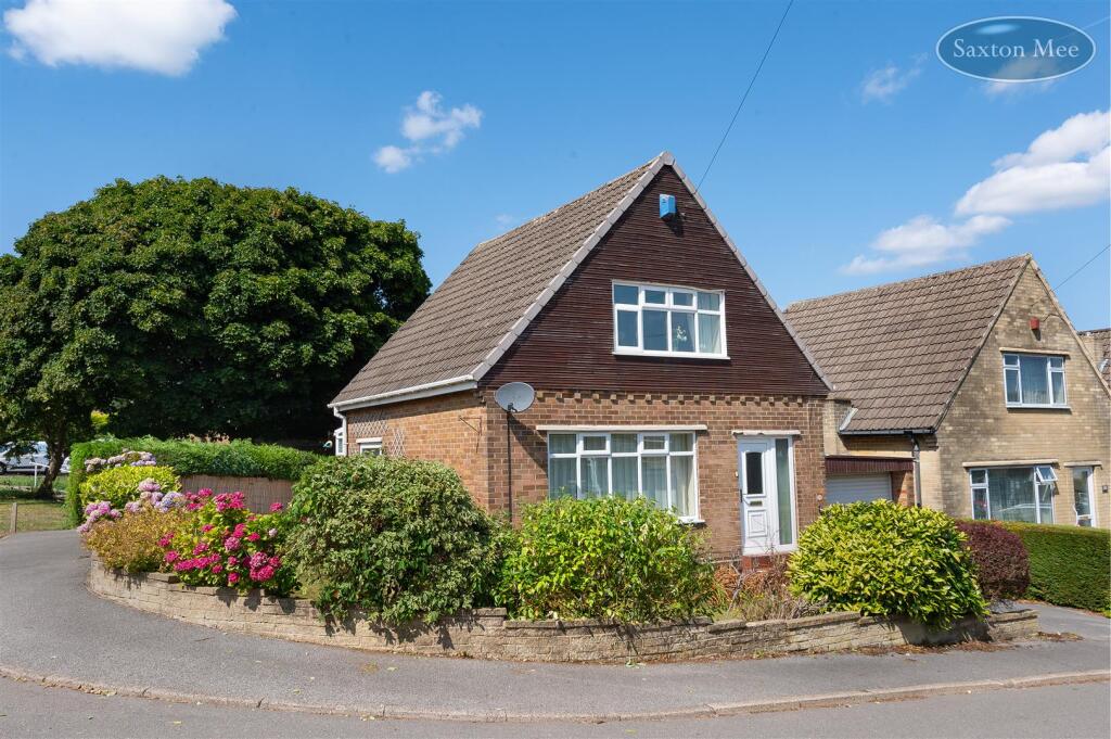 29 MCINTYRE ROAD - front 1423.jpg