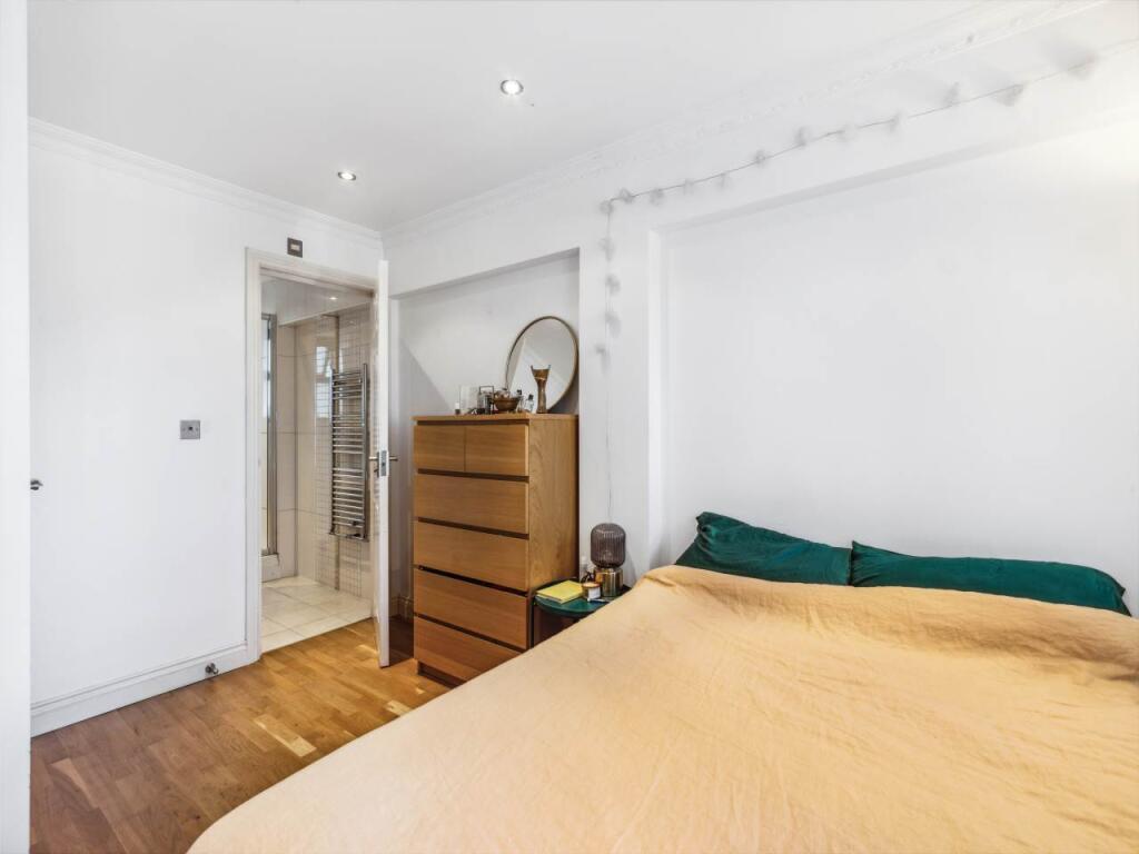 Flat 4 35 Woodseer S