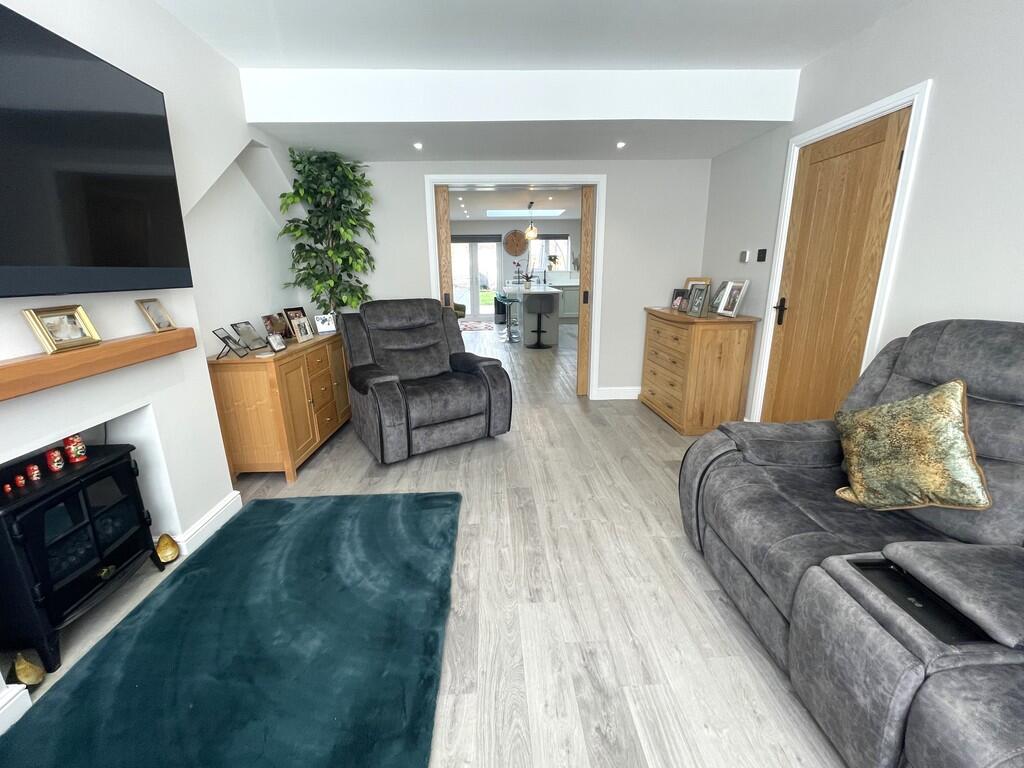lounge 2 use