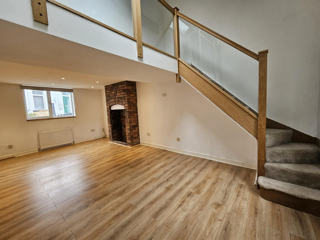 Living dining kitchen