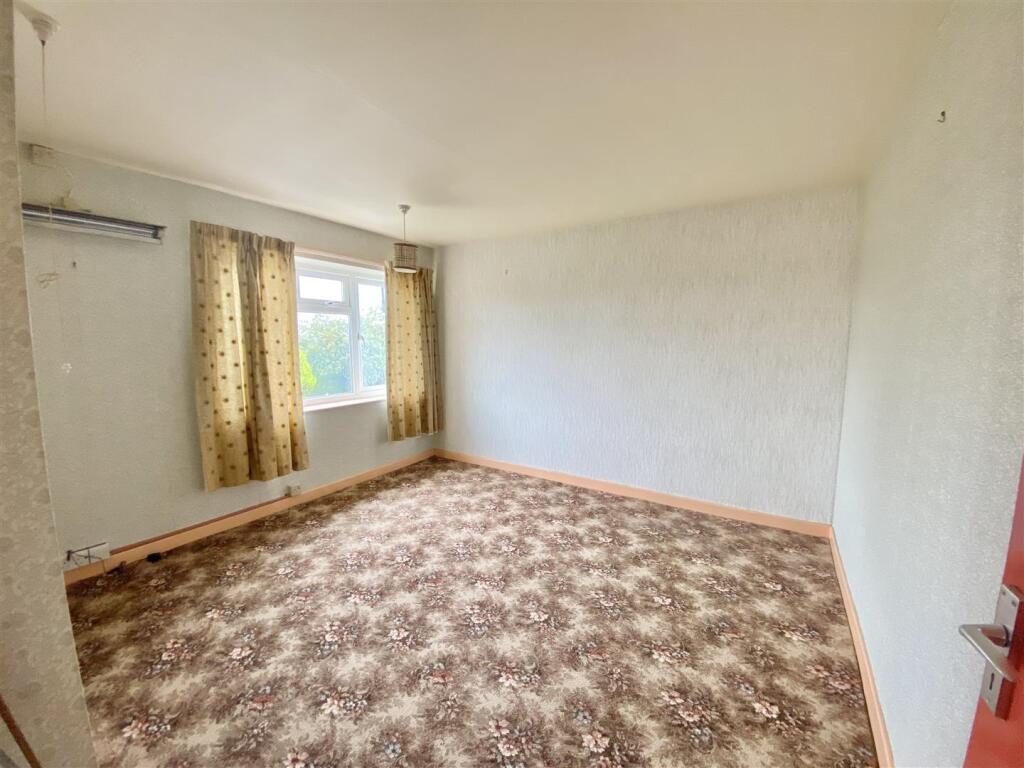 6 Sunfield Gardens-2.jpg