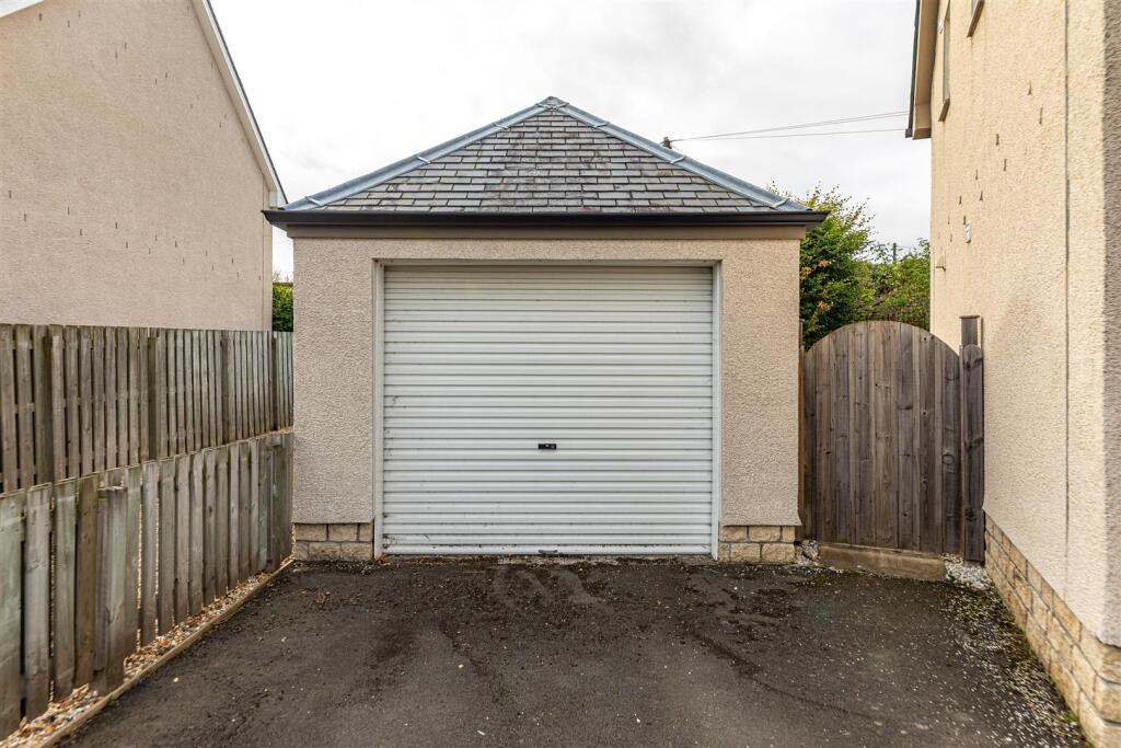 2 Waverley Gardens Darnick 07.JPG