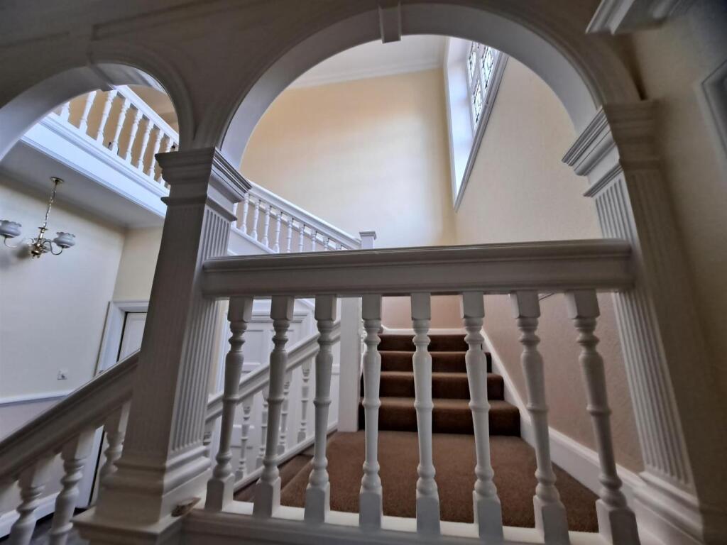 Communal Stair Area.jpg