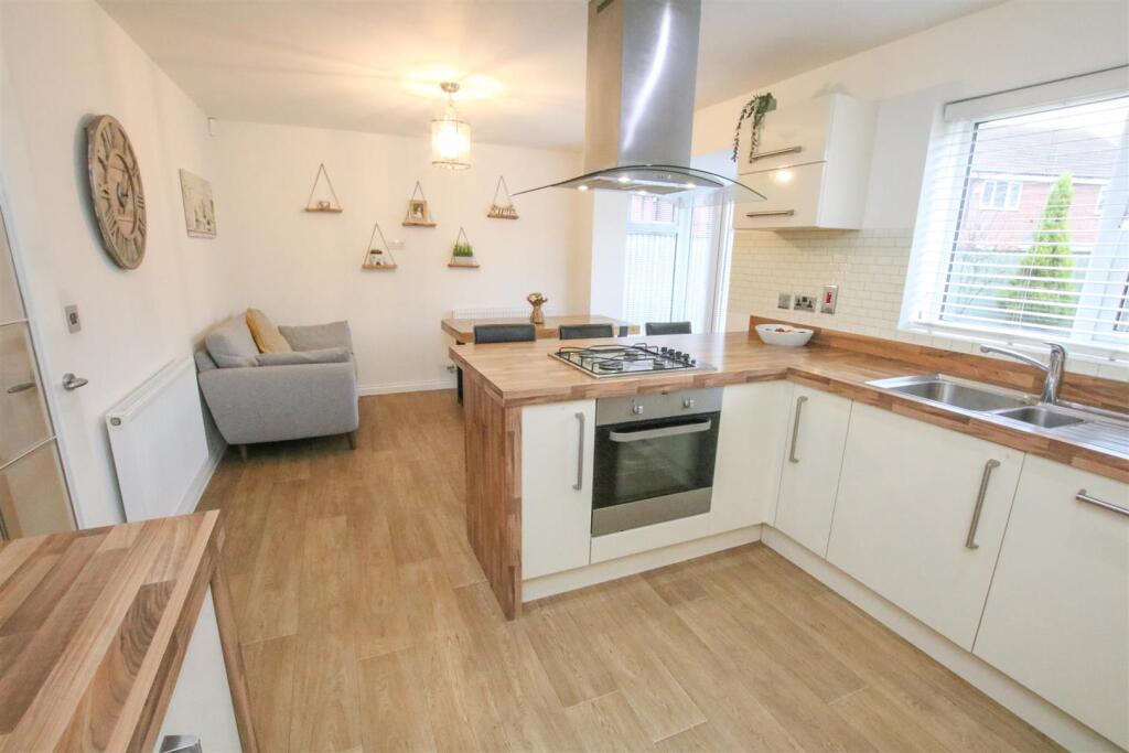 OPEN PLAN LIVING DINING KITCHEN