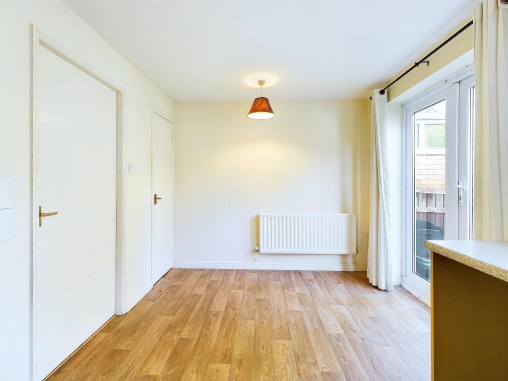 CAM03162G0-PR0180-STILL007