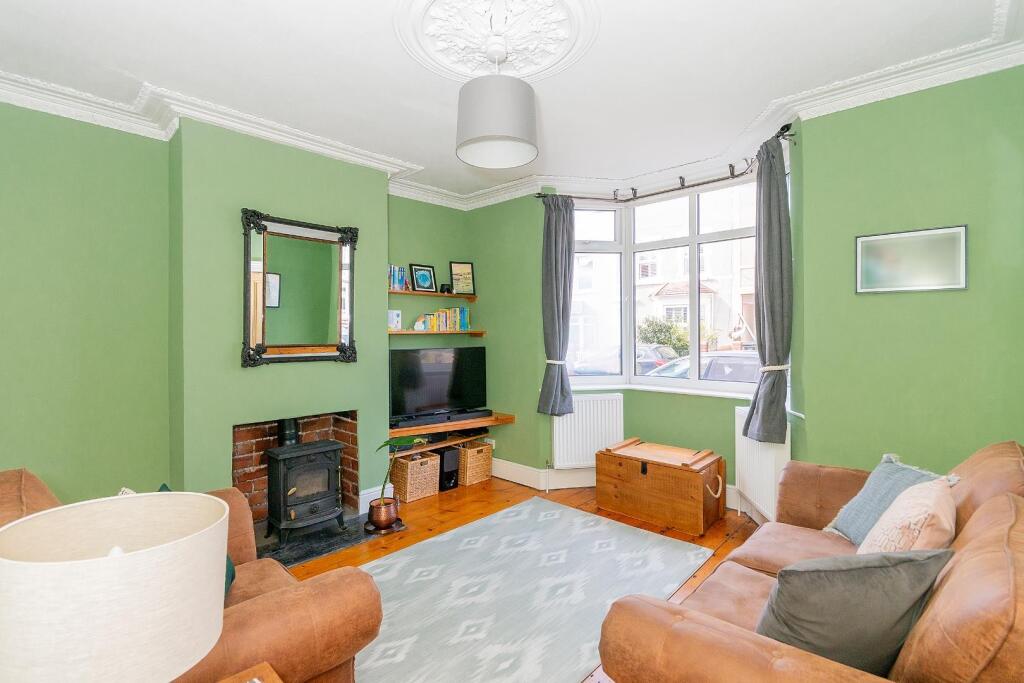5GS5TN - Living Room B.jpg