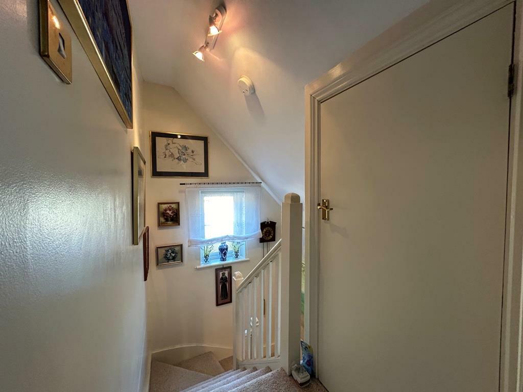 FIRST FLOOR LANDING
