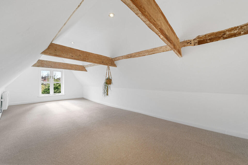 PT-TV-HawksmillHo...