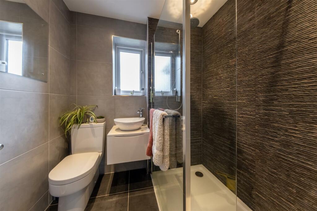 17 Kingfisher Grove-038.jpg