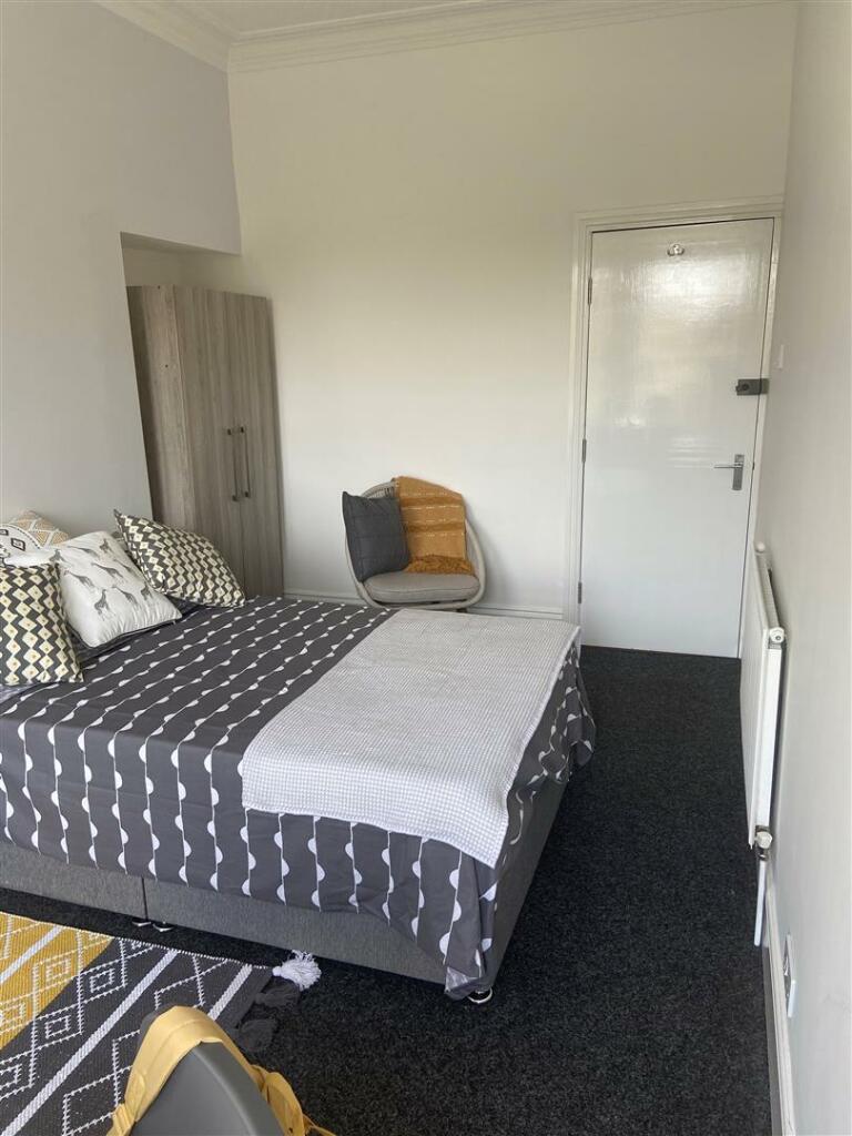 Bedroom 5.3.JPG