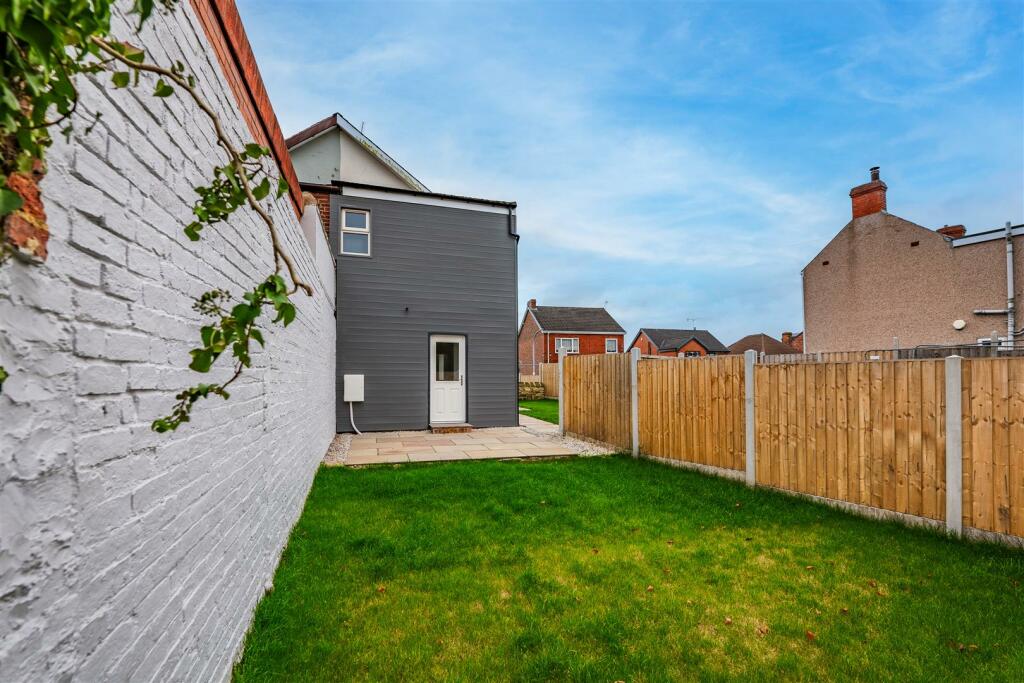 8 Bridle Road-10.jpg