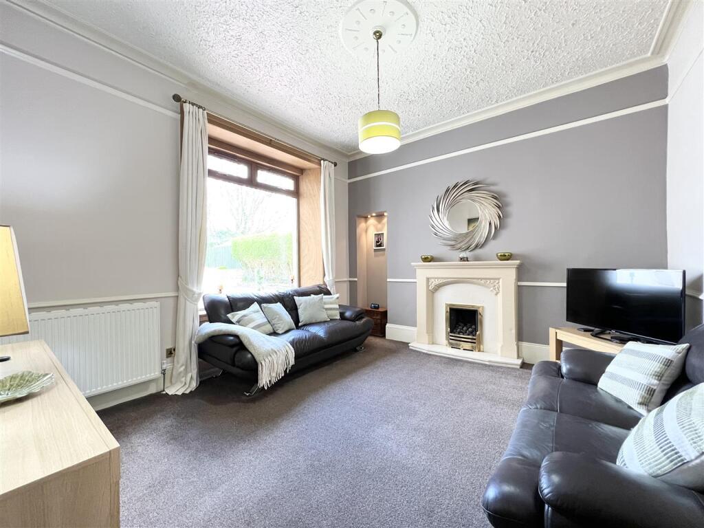 Sitting Room/ Bedroom 4
