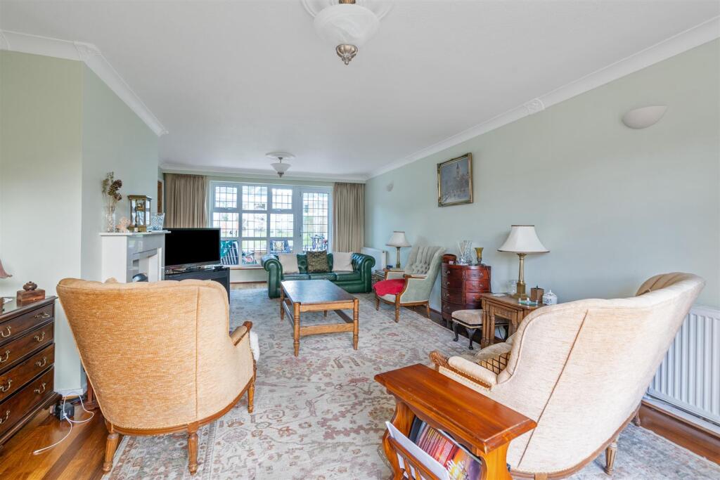 27 Warren Drive, Dorridge, B93 8 JY_LO_16.jpg