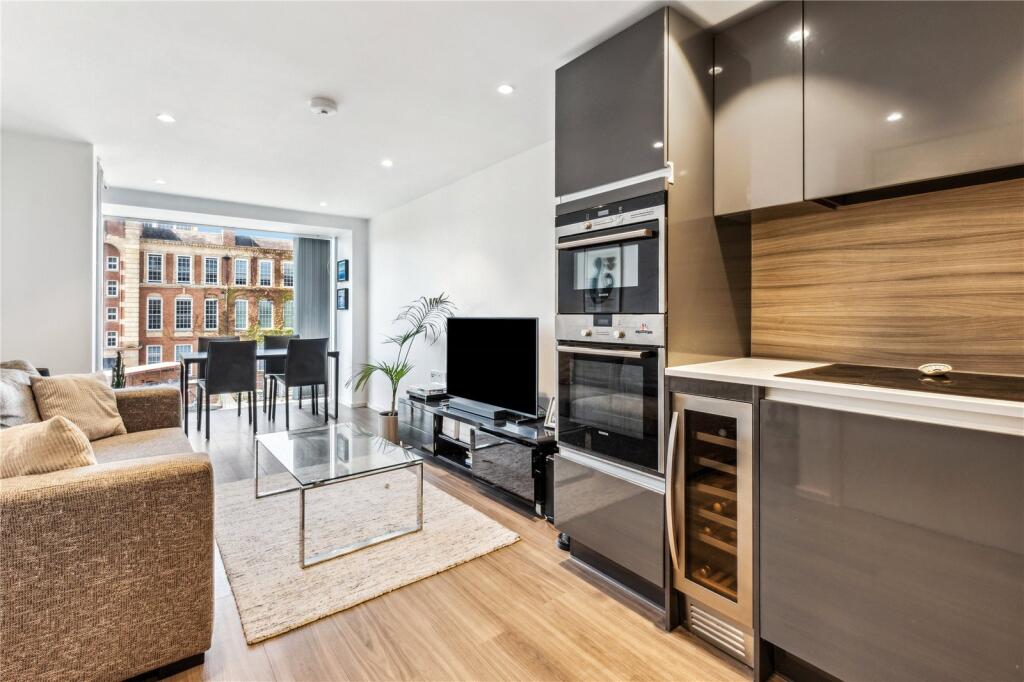 Kitchen/Reception