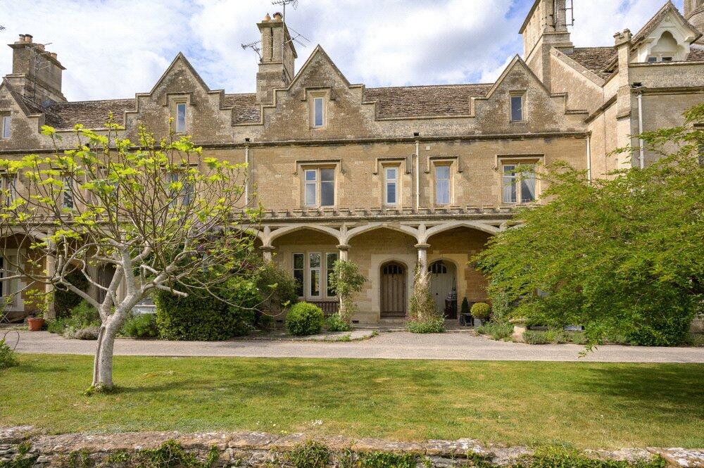 4 Edwards College