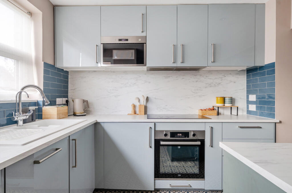 1386763-12-6932b7...