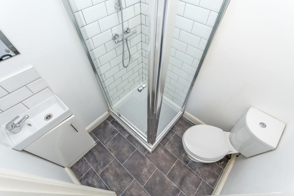 room 5 ensuite