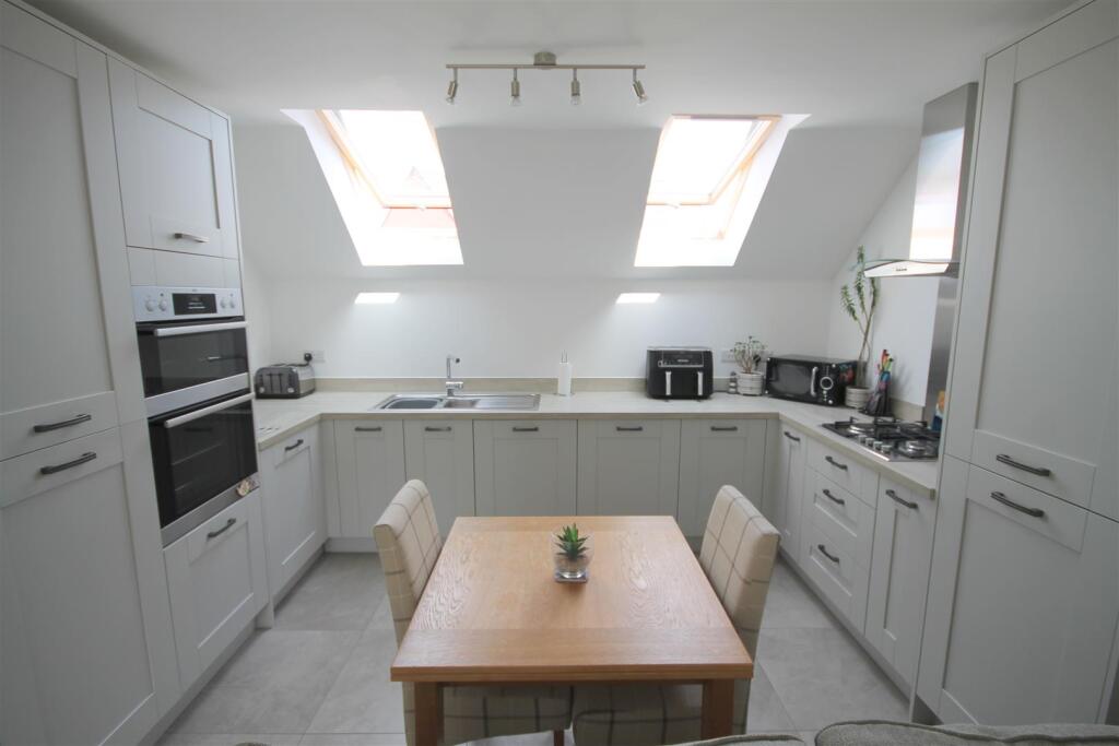 JW Kitchen ii.JPG