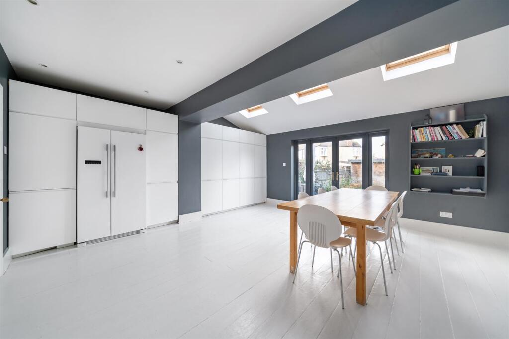 Kitchen &amp; Dining