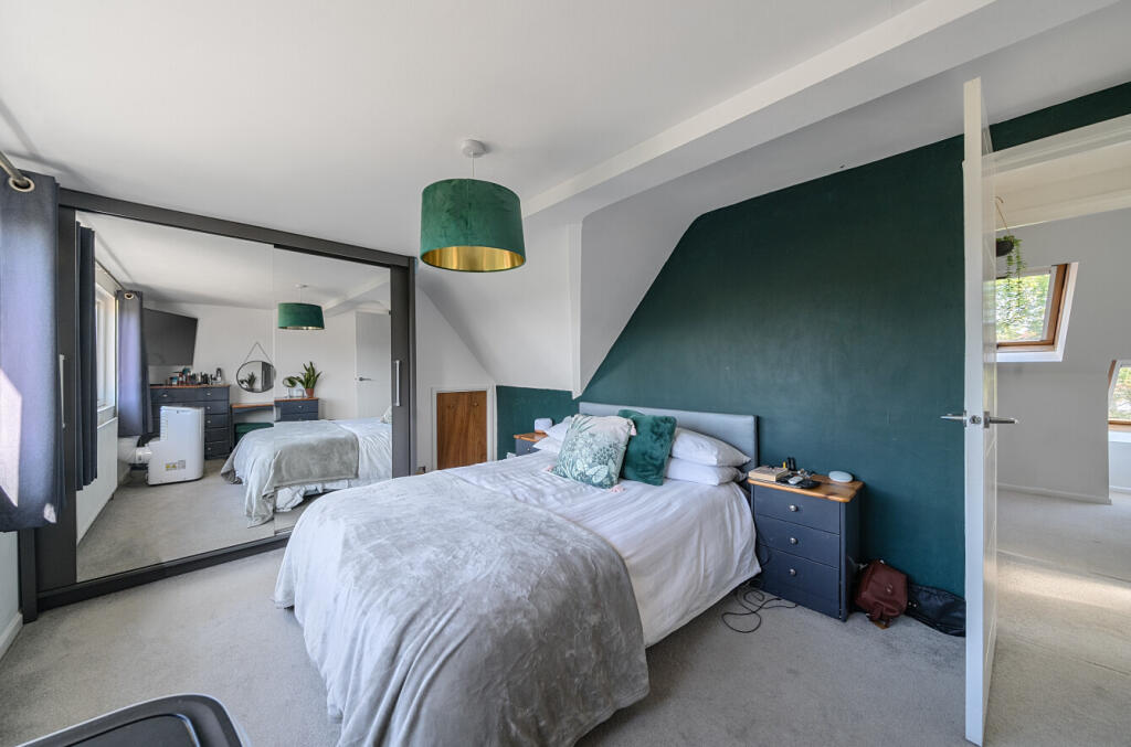 1301755-5-683d57b...