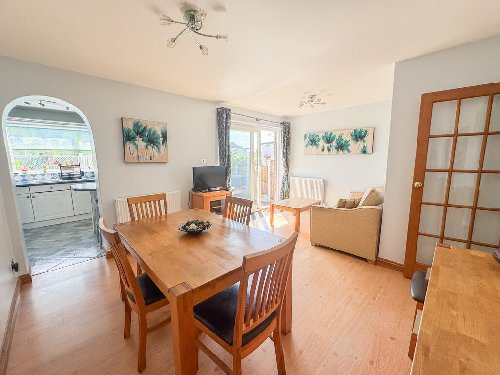 breakfast room